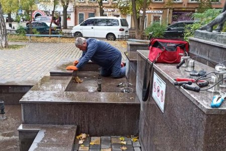 В Одессе завершается консервация городских фонтанов на зимний период (фото)