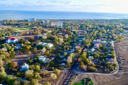 Отремонтирован участок дороги на подъезде к курортному поселку Сергеевка (фото)