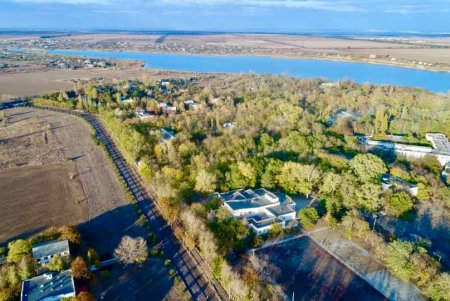 Отремонтирован участок дороги на подъезде к курортному поселку Сергеевка (фото)