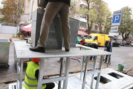 На Гаванной появились подземные контейнеры для сбора твердых бытовых отходов (фоторепортаж)