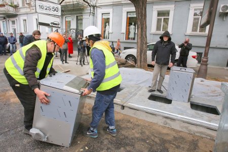 На Гаванной появились подземные контейнеры для сбора твердых бытовых отходов (фоторепортаж)