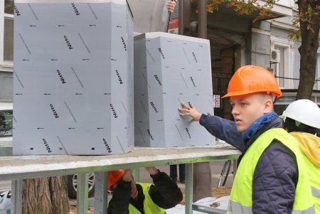 На Гаванной появились подземные контейнеры для сбора твердых бытовых отходов (фоторепортаж)