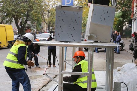 На Гаванной появились подземные контейнеры для сбора твердых бытовых отходов (фоторепортаж)