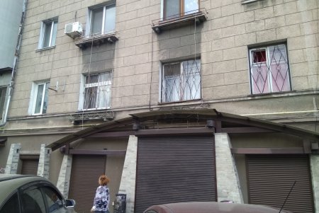 Более 90 рекламных конструкций, размещенных с нарушениями, убрали с городских улиц (фото)