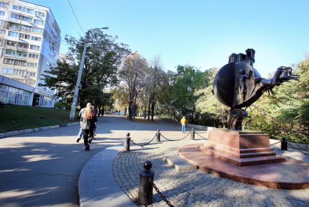 Одесса скорбит: в городе объявлен день траура в память о Михаиле Жванецком (фоторепортаж)