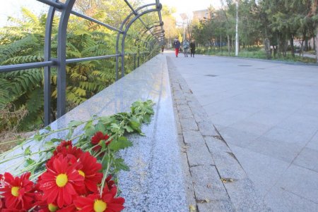 Одесса скорбит: в городе объявлен день траура в память о Михаиле Жванецком (фоторепортаж)