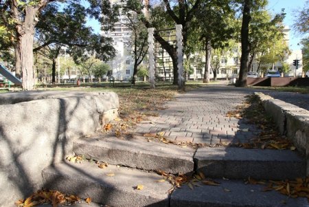 Каким одесситы увидят сквер Регенсбург (фоторепортаж)
