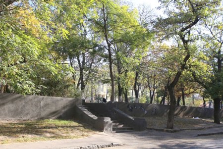 Каким одесситы увидят сквер Регенсбург (фоторепортаж)