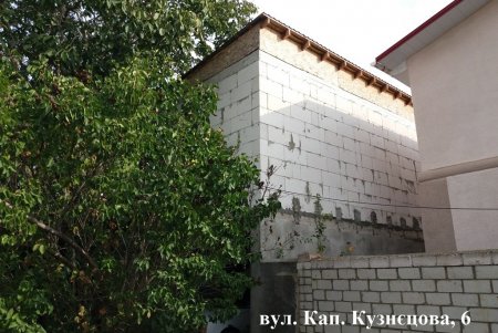 За неделю ГАСК выявил в городе 20 незаконных строек (фото)