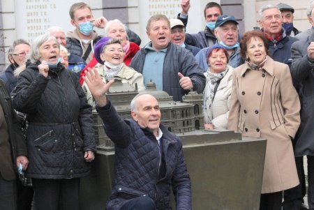 Ветераны Одессы поддерживают Геннадия Труханова на выборах мэра (фоторепортаж)