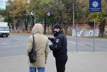 Патрульные напомнили одесситам о безопасности на дороге: ежедневно фиксируют сотни нарушений ПДД (фото)