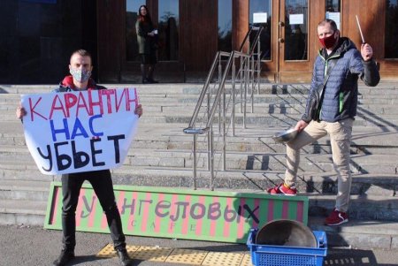 Протестующих против карантина выходного дня предпринимателей поддержал мэр Одессы (фото)