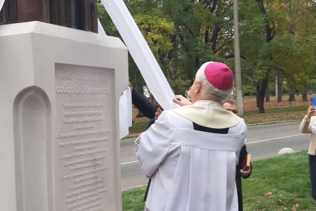 На месте римско-католического храма в Малиновском районе открыли памятный знак (фото)