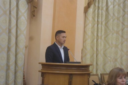 Мэр Одессы вручил знаки отличия людям, оказавшим активную помощь при ликвидации последствий аварии «Делфи» (фото)