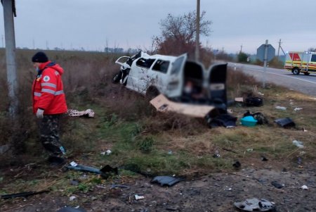 На трассе Одесса-Рени столкнулись два микроавтобуса: шестеро пострадавших, один погибший (фото, обновлено)
