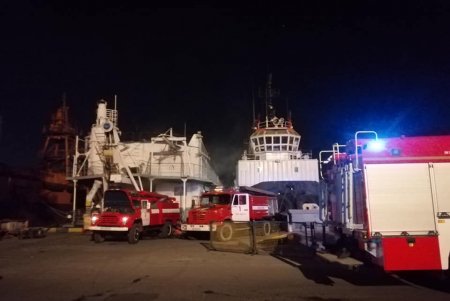 В Одесском порту горел плавучий цех