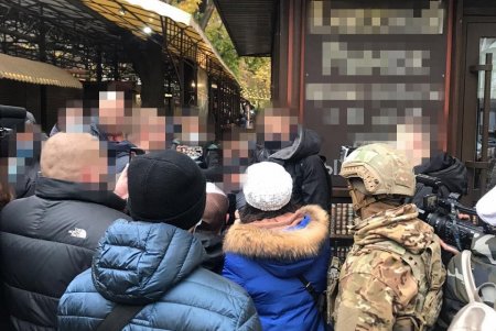 В городе действовала разветвленная сеть контрабанды алкоголя (фото)