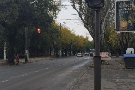 Старые светофоры в Суворовском районе заменяют на новые – светодиодные (фото)