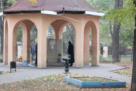 Сквер Мечникова капитально ремонтируют (фоторепортаж)