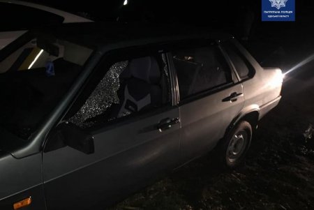 На выезде из города патрульные задержали мужчину, который снимал колеса с чужого авто