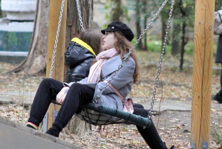 Детская площадка из экологичных материалов в парке Шевченко (фоторепортаж)