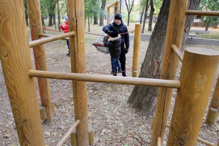 Детская площадка из экологичных материалов в парке Шевченко (фоторепортаж)
