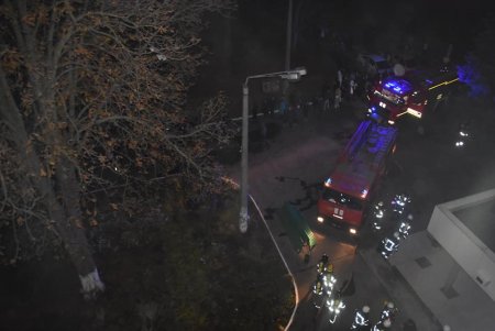 На Академической горело общежитие: студентов эвакуировали при помощи автолестницы (фото) 