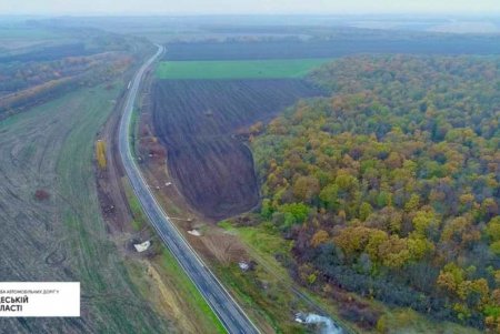 Дорожники отремонтировали участок трассы между Балтой и Подольском (фото)