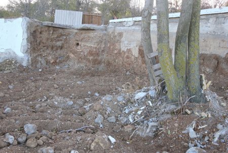 У пляжа «Дельфин» начали ремонтировать подпорные стены (фоторепортаж)