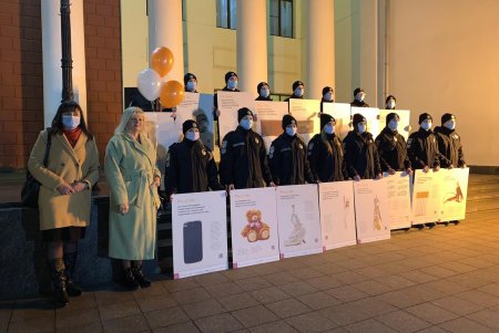 С оранжевыми шарами и оранжевыми лентами: Всеукраинская акция против насилия в Одессе началась с флешмоба на Думской площади (фото, видео)