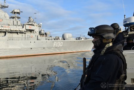 В Одессе военные моряки тренировались в управлении группами судов и обороне кораблей по стандартам НАТО (фото)