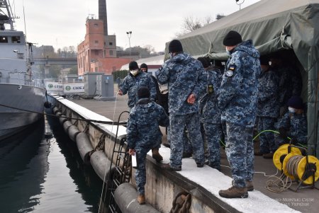 В Одессе военные моряки тренировались в управлении группами судов и обороне кораблей по стандартам НАТО (фото)