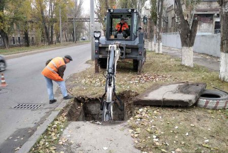 Одесские коммунальщики очистили городские системы сброса сточных вод (фото)