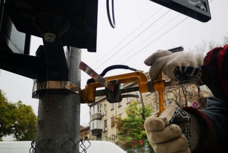На перекрестке улиц Екатерининская и Большая Арнаутская восстановили светофор