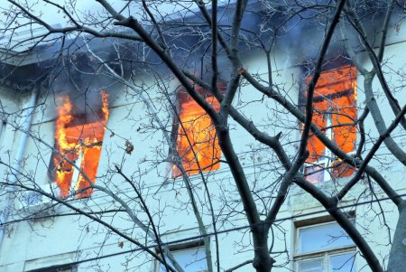 Пожар на Троицкой: первая годовщина со дня трагедии (фоторепортаж)