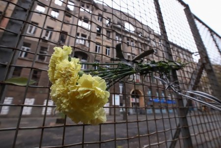 Пожар на Троицкой: первая годовщина со дня трагедии (фоторепортаж)