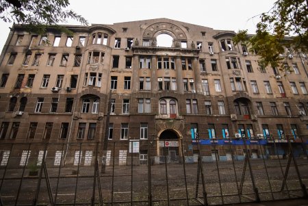 Пожар на Троицкой: первая годовщина со дня трагедии (фоторепортаж)