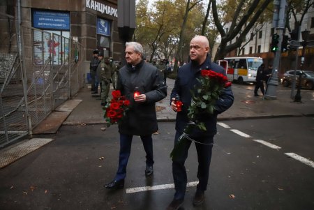 Пожар на Троицкой: первая годовщина со дня трагедии (фоторепортаж)