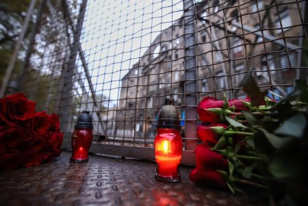 Пожар на Троицкой: первая годовщина со дня трагедии (фоторепортаж)