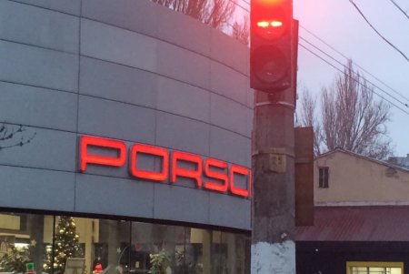 Коммунальщики модернизировали еще шесть светофоров в Суворовском районе