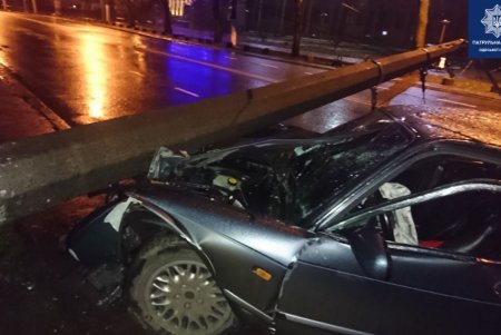 В ночном ДТП на проспекте Шевченко пострадали два человека