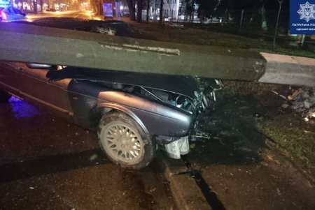 В ночном ДТП на проспекте Шевченко пострадали два человека