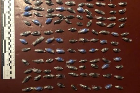 На поселке Котовского задержали закладчика метадона: в его квартире обнаружилось более 200 доз (фото, видео)