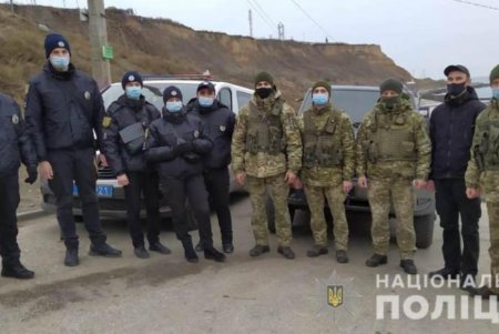 На побережье в Киевском районе прошли совместные учения полицейских и пограничников (фото)