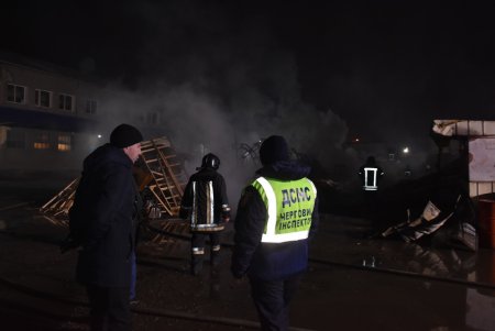 Утром тушили масштабный пожар на Пересыпи (фото)