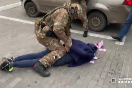 Семейная пара из Одесской области обустроила в гараже нарколабораторию (фото, видео)