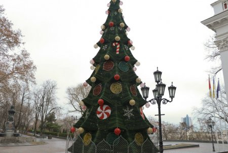 В Одессе готовятся к новогодним праздникам (видеокомментарий, фото)