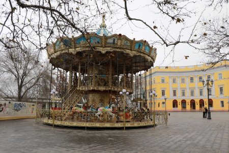 В Одессе готовятся к новогодним праздникам (видеокомментарий, фото)