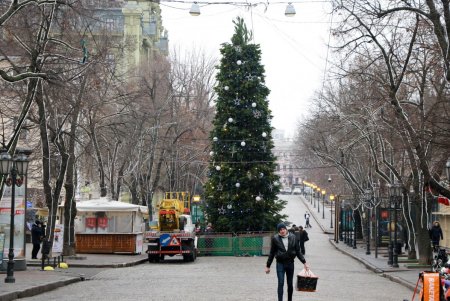В Одессе готовятся к новогодним праздникам (видеокомментарий, фото)
