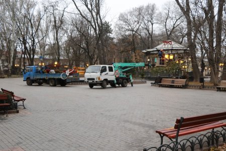 В Одессе готовятся к новогодним праздникам (видеокомментарий, фото)